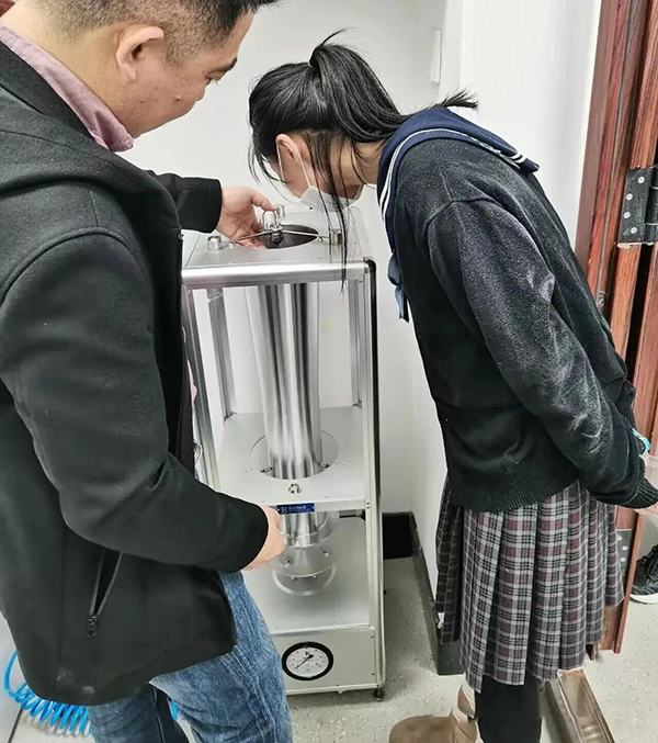 图片关键词 Potter喷雾塔——用于昆虫化学喷雾的标准化暴露实验